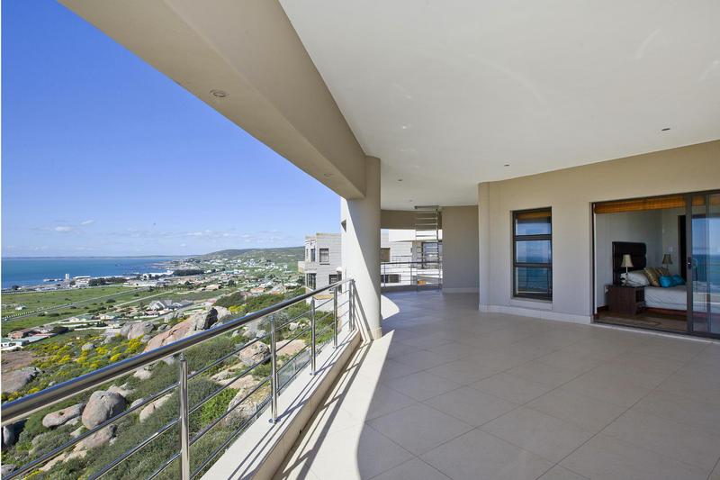 5 Bedroom Property for Sale in Blueberry Hill Western Cape